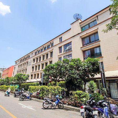 Oyo 434 Boonsiri Place Hotel Bangkok Exteriör bild