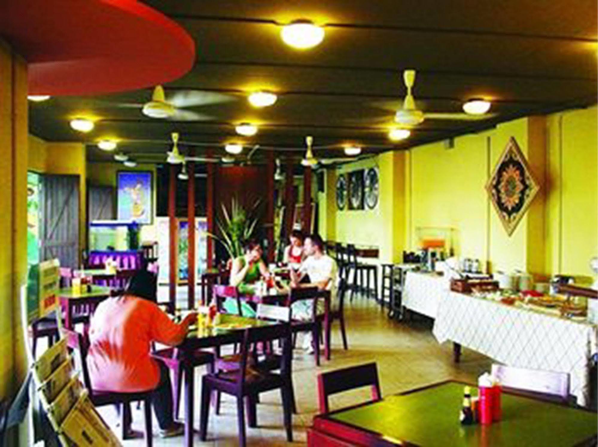 Oyo 434 Boonsiri Place Hotel Bangkok Exteriör bild