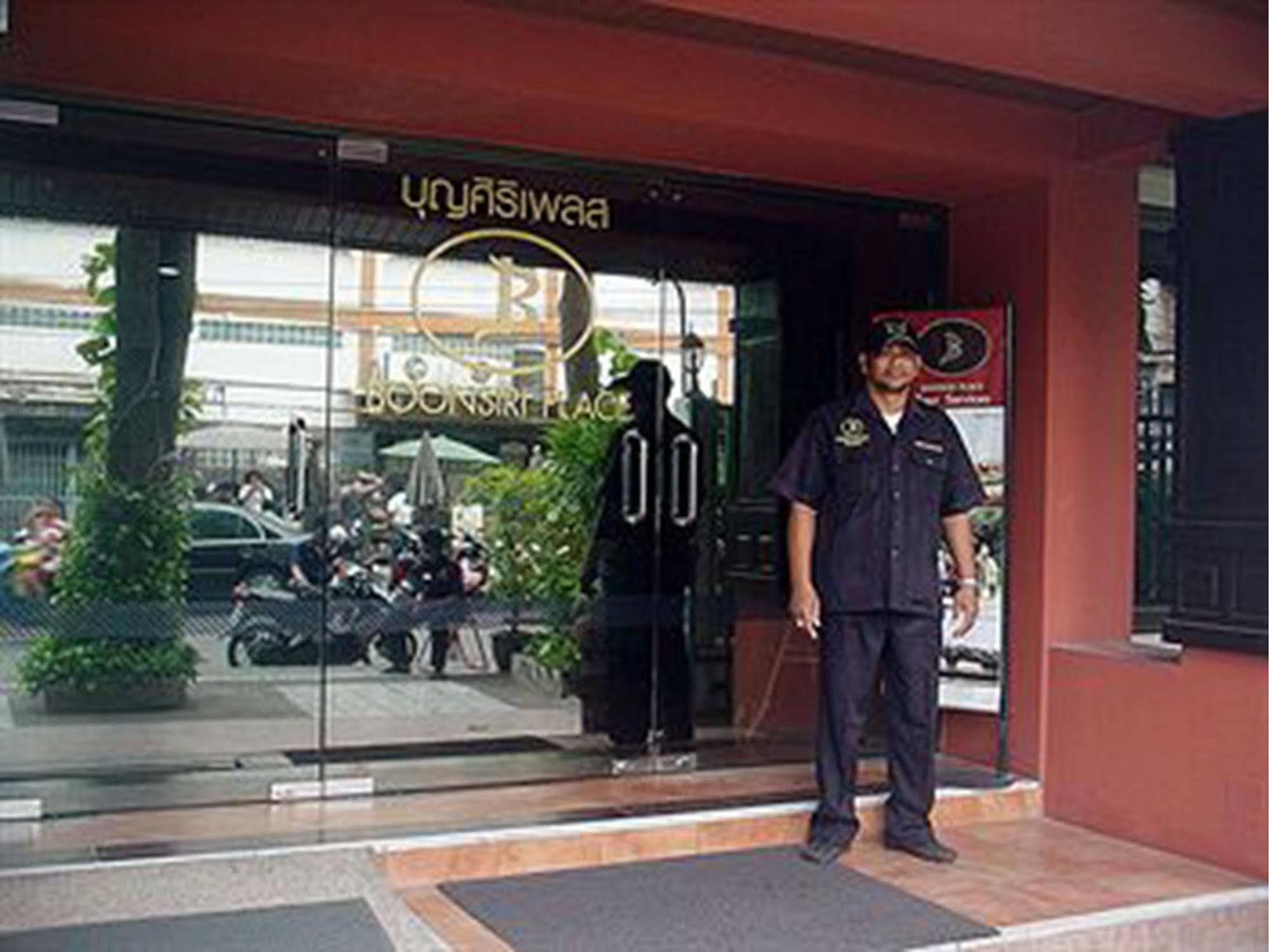 Oyo 434 Boonsiri Place Hotel Bangkok Exteriör bild